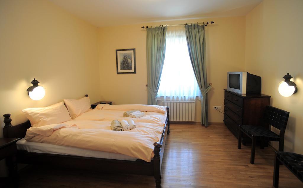 Kalin Hotel Lazaropole Oda fotoğraf
